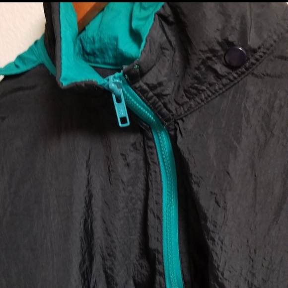 LACOSTE L/XL Windbreaker Hooded Rain Jacket - Picture 8 of 8